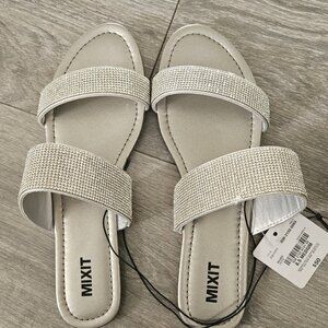 New Sandals-Silver Rinestone 8.5m